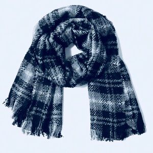 Abercrombie & Fitch Grey Black Plaid Large Scarf